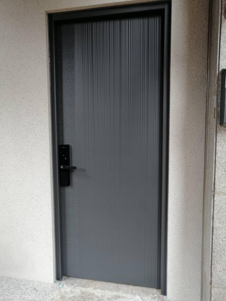 鍍鋅鋼板門/700型門