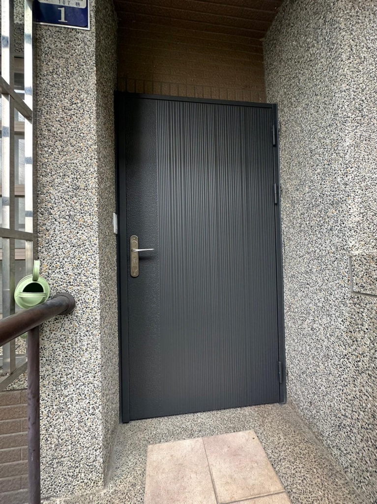 鍍鋅鋼板門/700型門