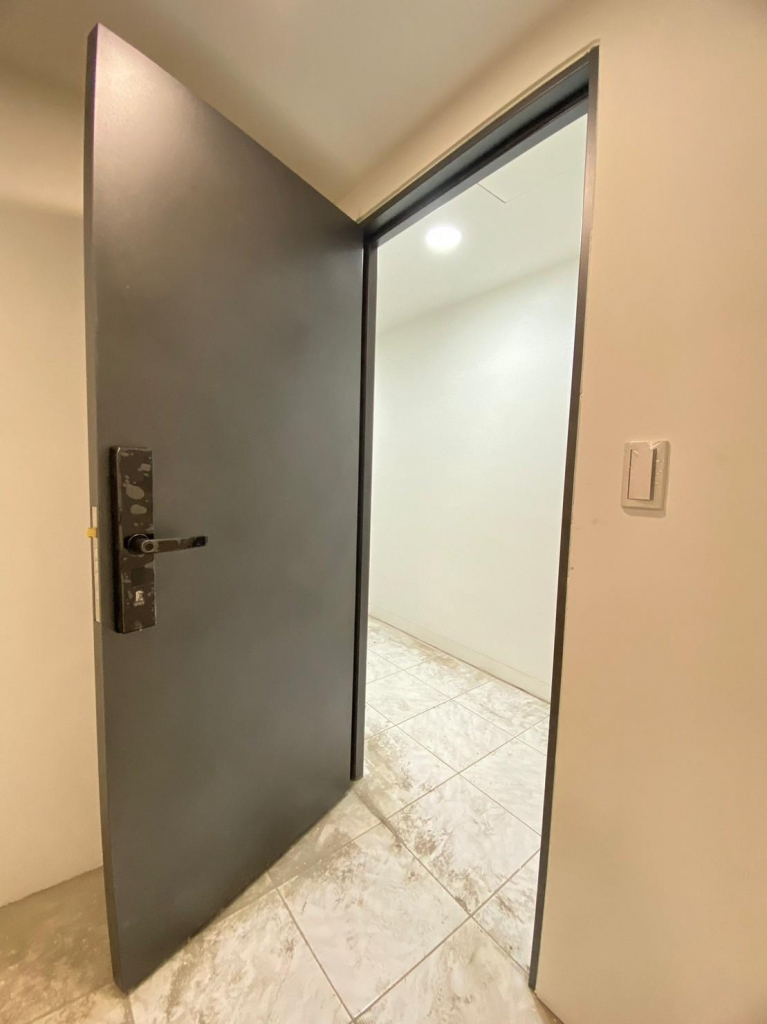 鍍鋅鋼板門/700型門